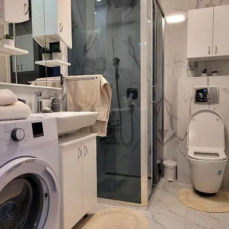 Natalija Apartment *